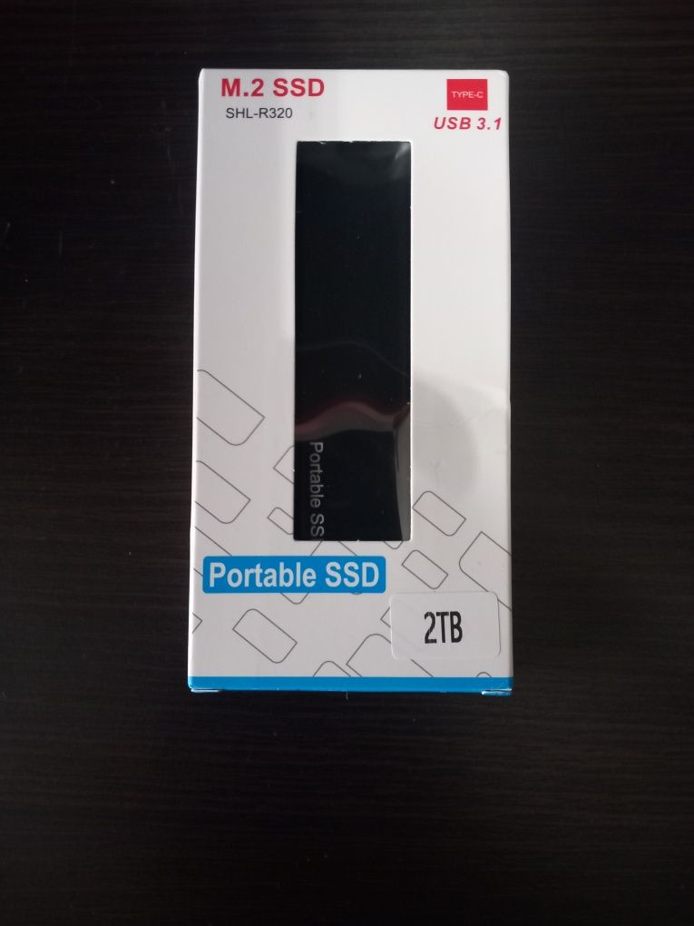 Dysk twardy zewnętrzny SSD 2 TB, USB 3.1 - czarny