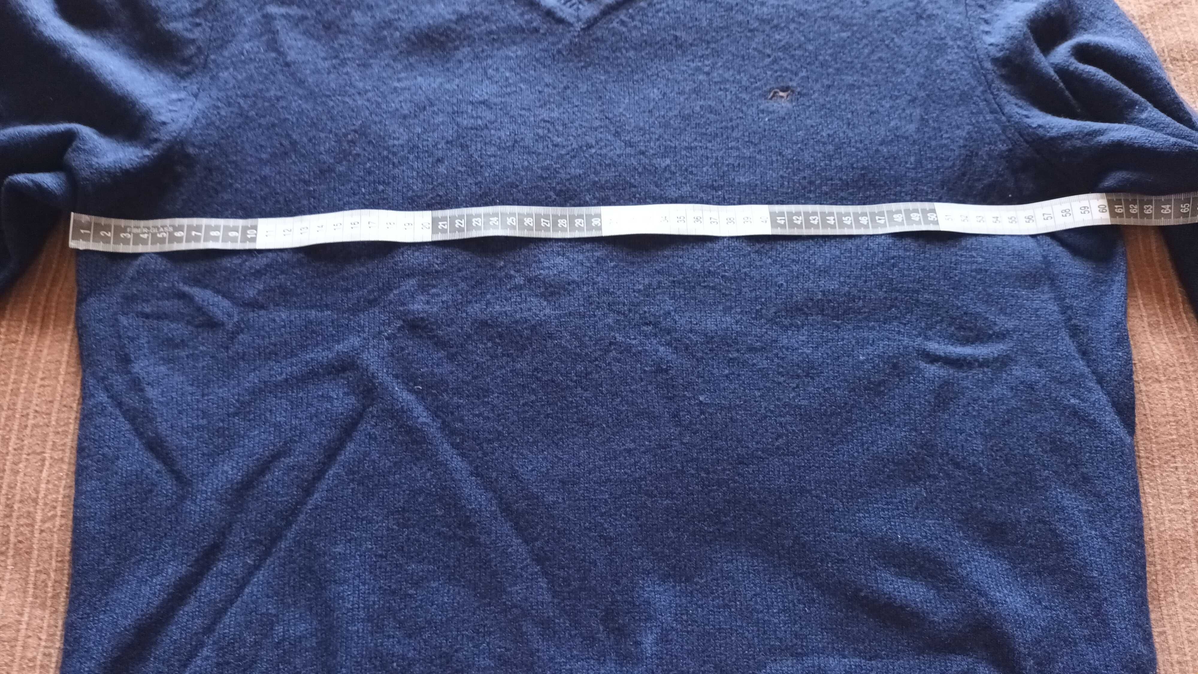 Pullover em azul escuro
