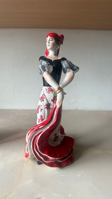 Фарфоровая статуэтка Цыганка Испанский танец