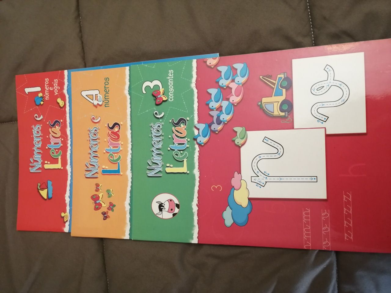 Livros novos Tabuadas letras e números