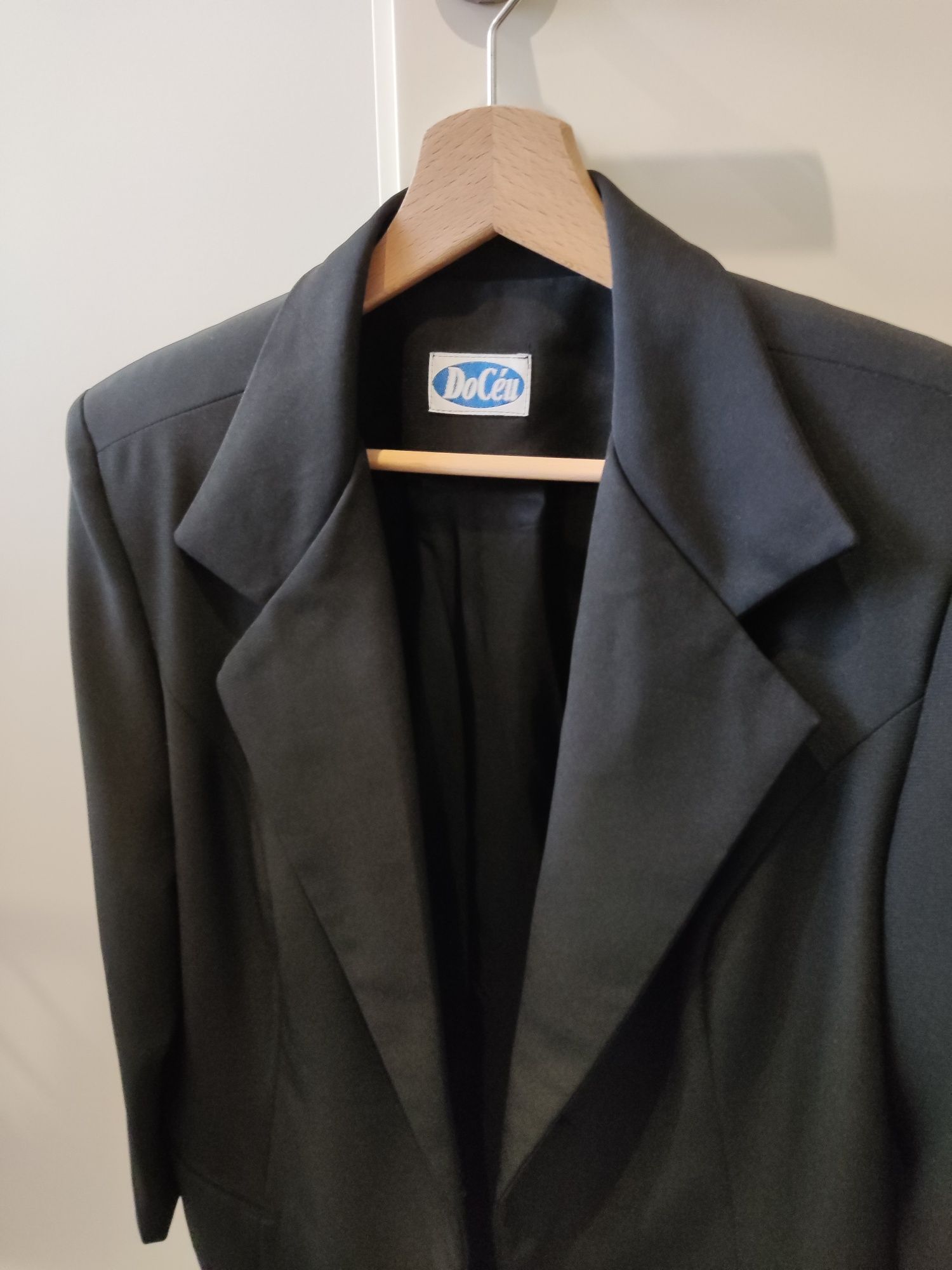 Blazer preto em muito bom estado.
