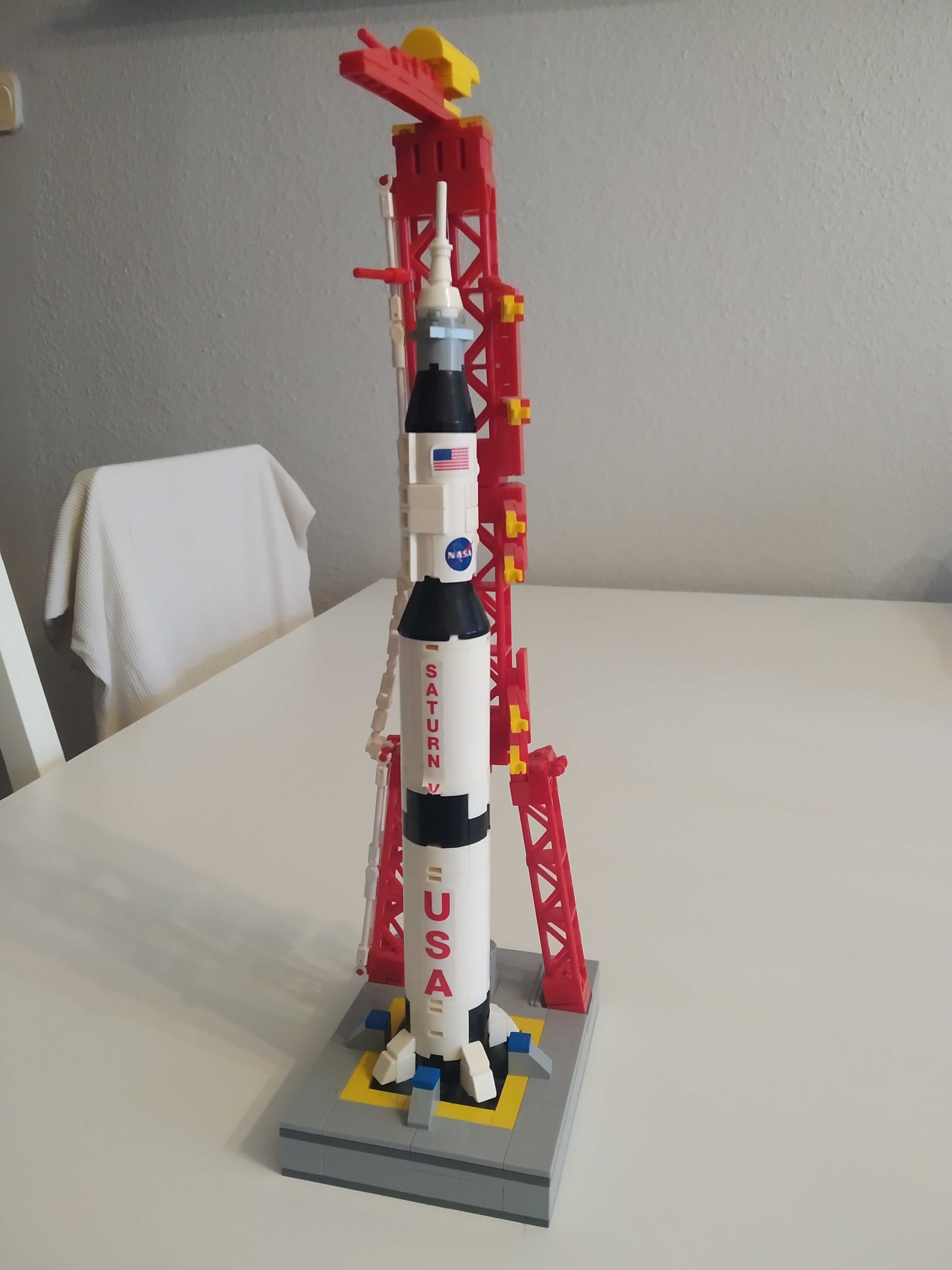 Rakieta Saturn 5 saturn V z klocków