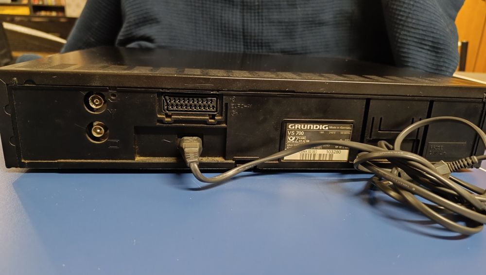 Leitor gravador VHS Grundig VS700 (avariado)
