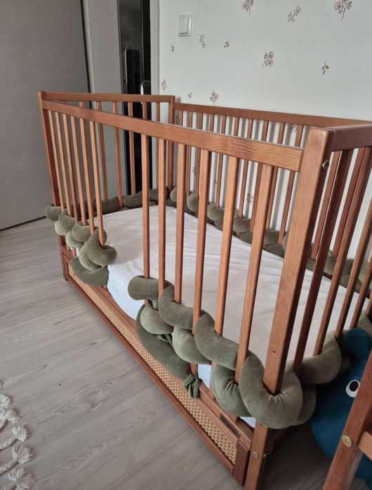 Łóżeczko niemowlęce (w zestawie z szufladą i materacem Rucken)