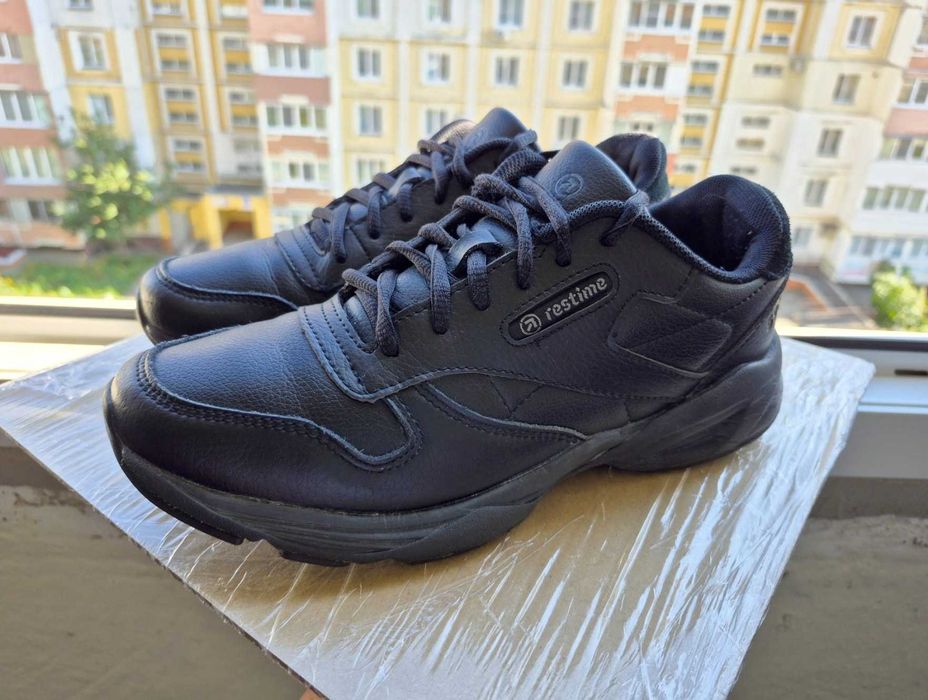 Жіночі шкіряні кросівки Restime р. 38 устілка 25 см осінь кроссовки