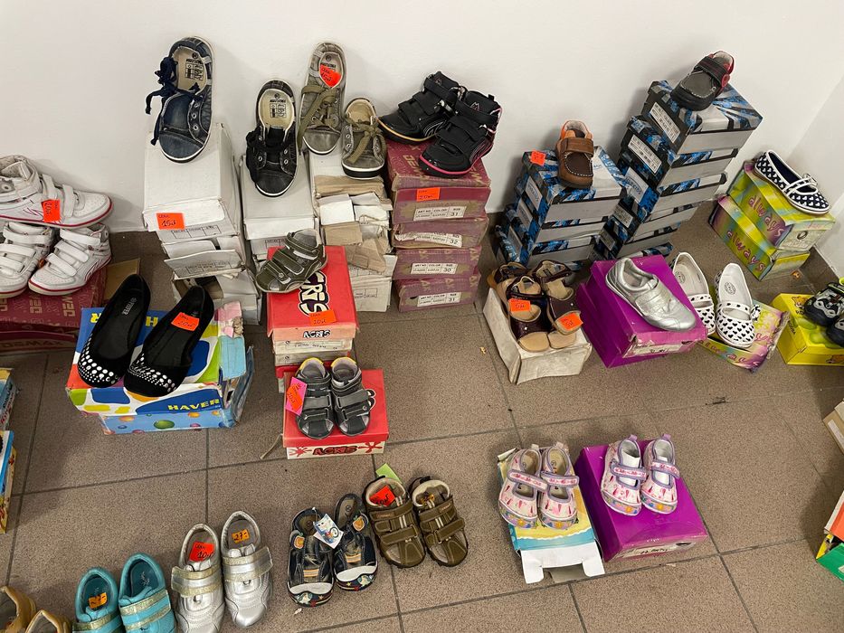Obuwie Buty dziecięce  Nowe ostatnie WYPRZEDAŻ dziewczyny Chlopaki