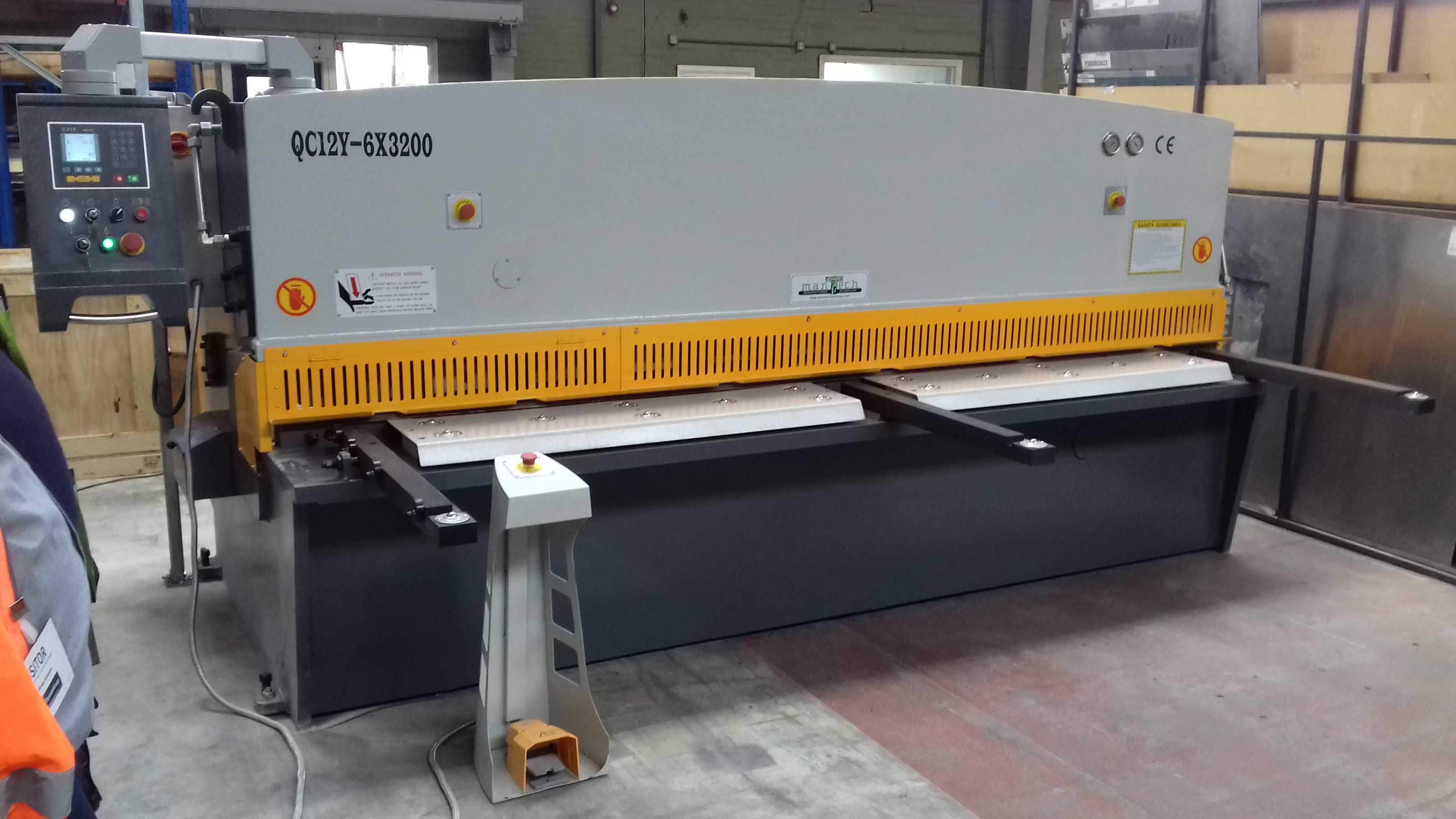 Gilotyna hydrauliczna do blachy 6x3200mm Nowa  PRAWER