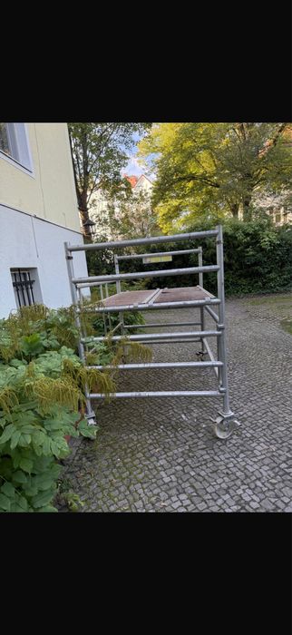 Sprzedam aluminiowe rusztowanie jezdne