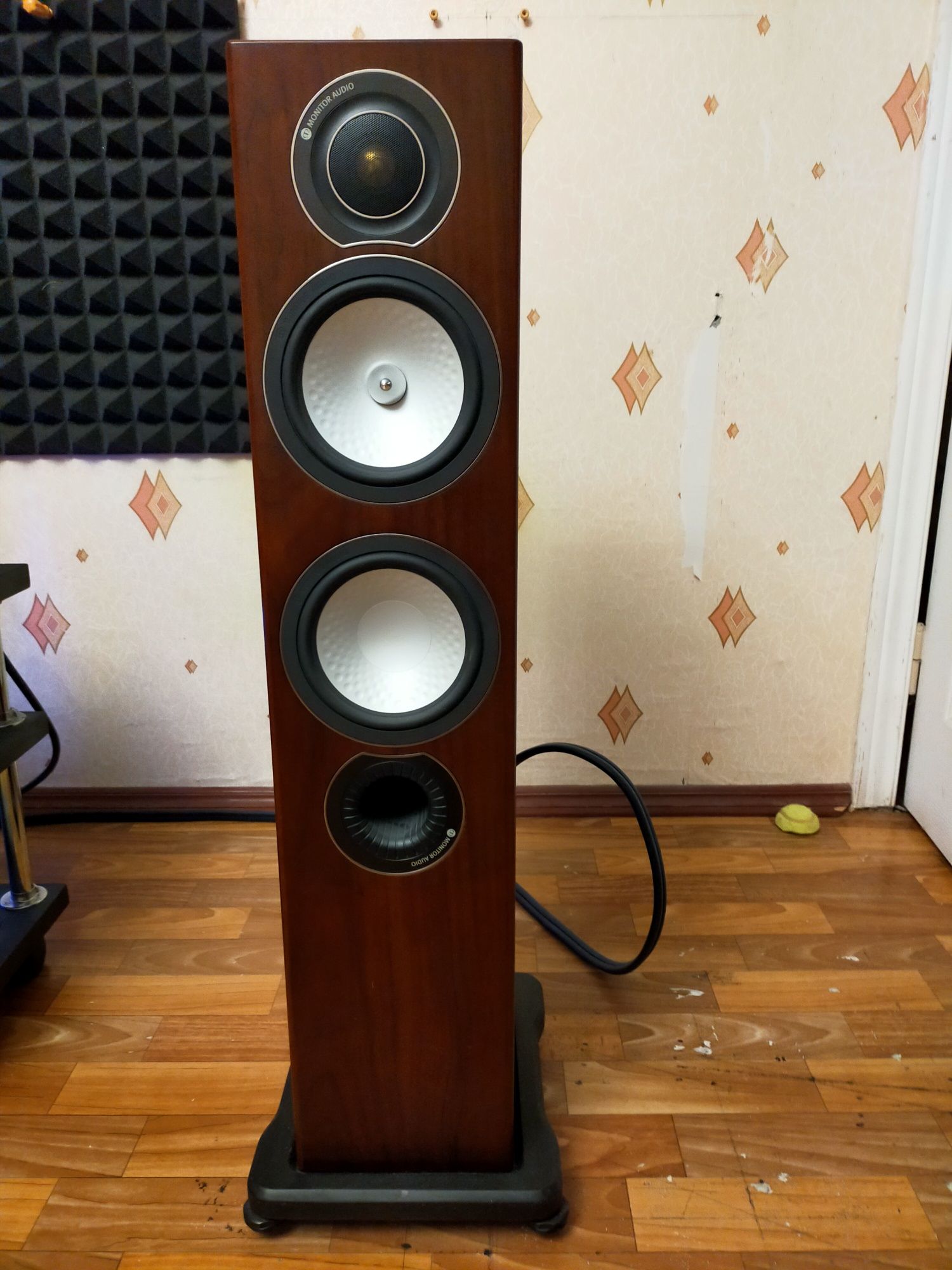 Акустические системы ,,Monitor RX 6 ".