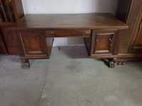Stare biurko na lwich łapach