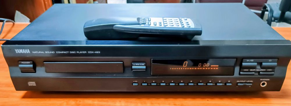 Програвач CD Yamaha CDX-493
