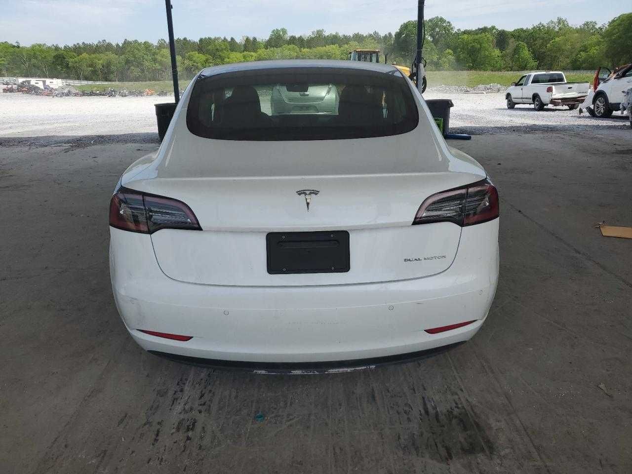Tesla Model 3 2022 -