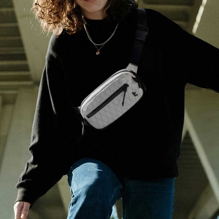 Śliczna, biała torba torebka Sling-bag, Tomtoc Aviator X-Pac – NOWA!