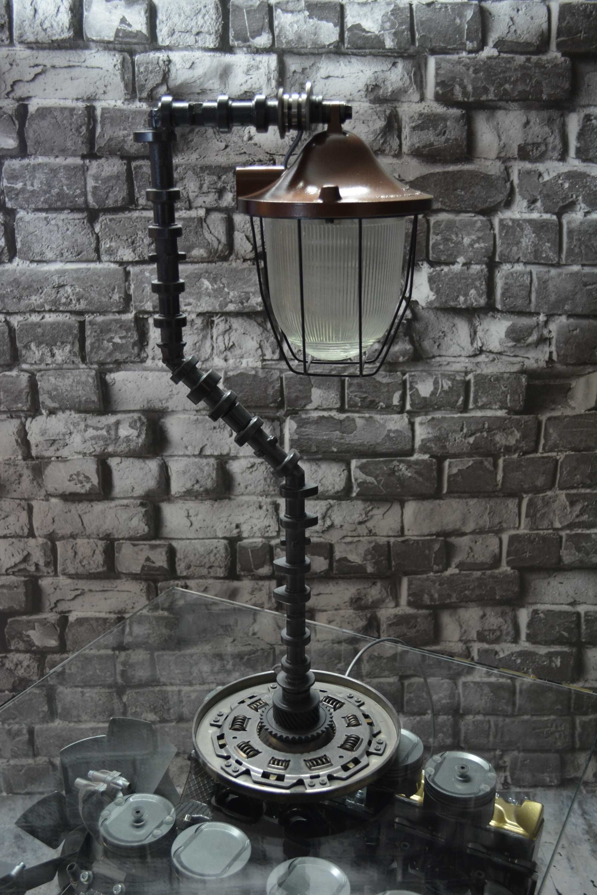 Lampa w stylu industrialnym od *SimonT Studio™* handmade od artysty