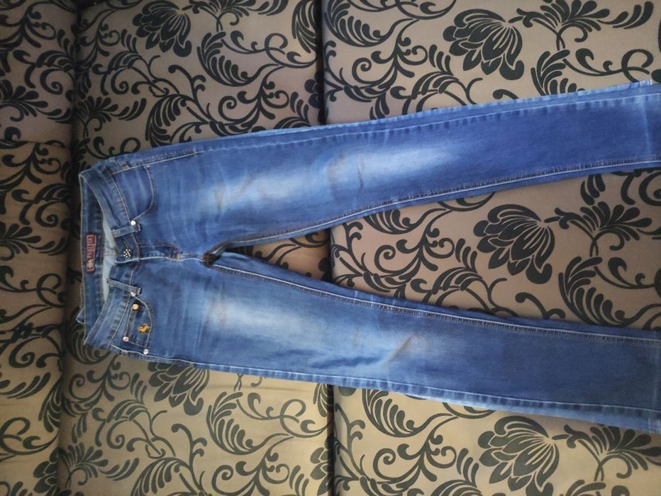 Лот джинсов размер S