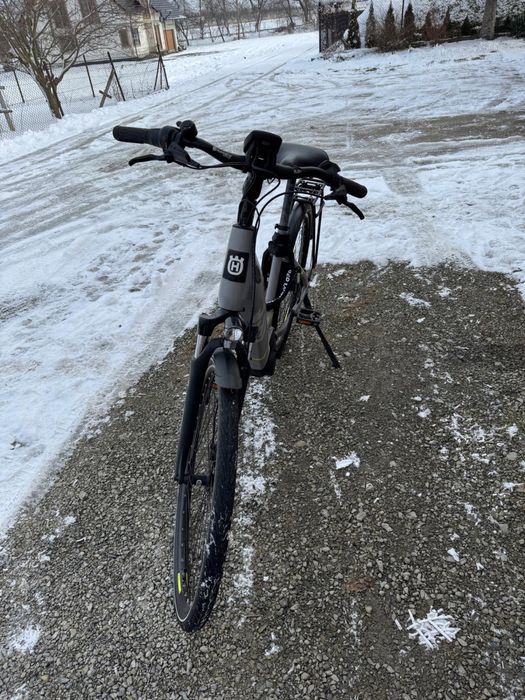 Rower elektryczny miejski Husqvarna Towner 2