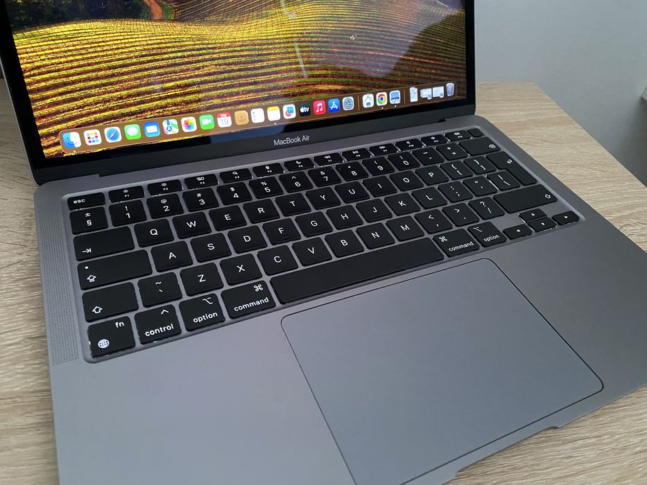 Apple Macbook Air M1 8/256 A2337 Ideał Pierwszy właściciel Faktura