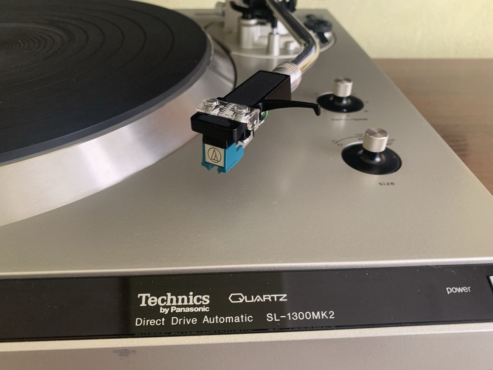 Топовий вініловий програвач Technics SL-1300MK2