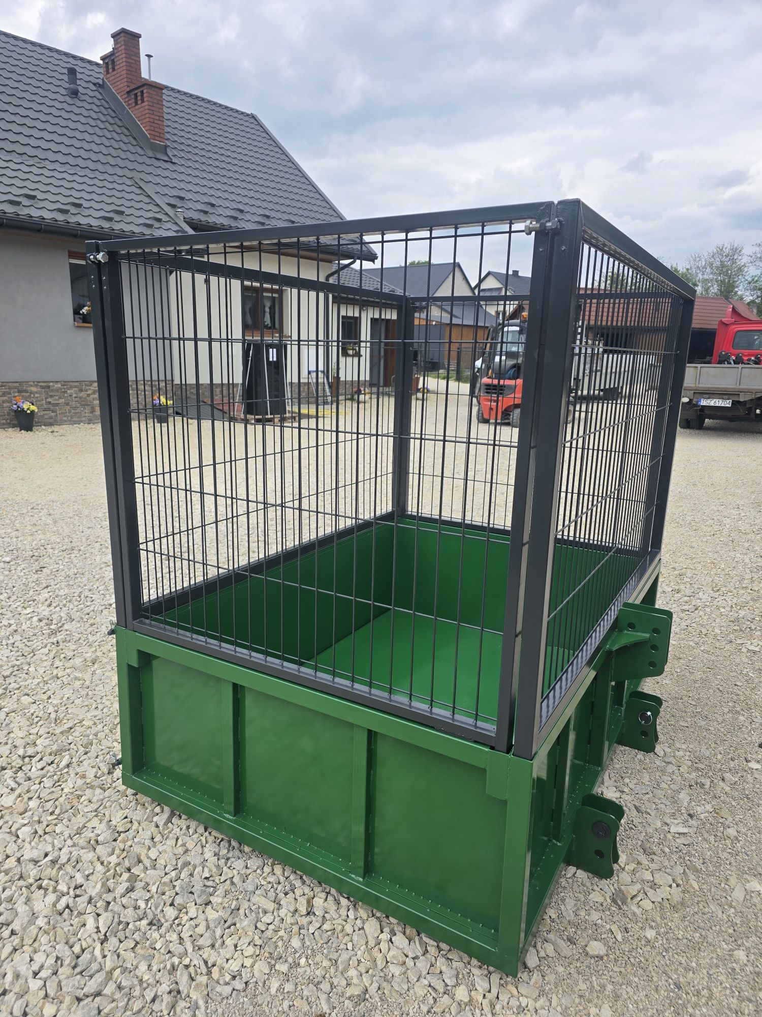 Załadunkowa skrzynia transportowa na tylni tuz do traktora nowa Dowóz