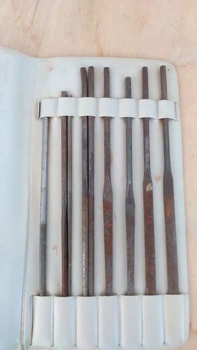 Набор инструментов: кейс, надфили, ключи.