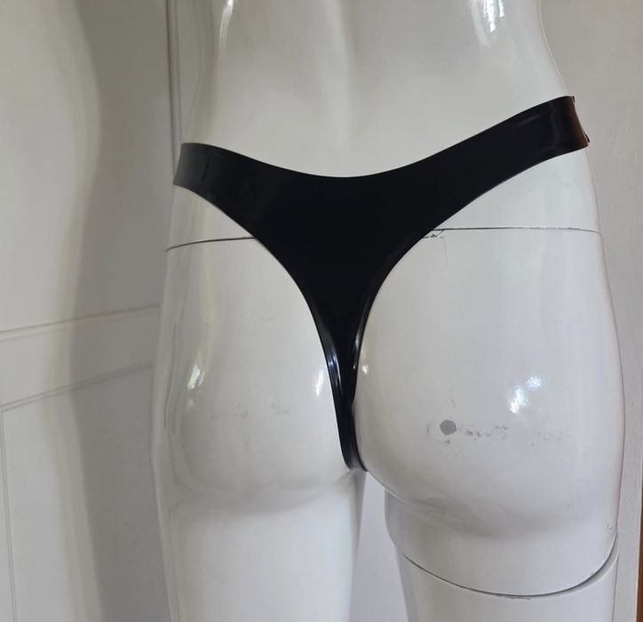 Nowe stringi lateksowe latex majtki S/M