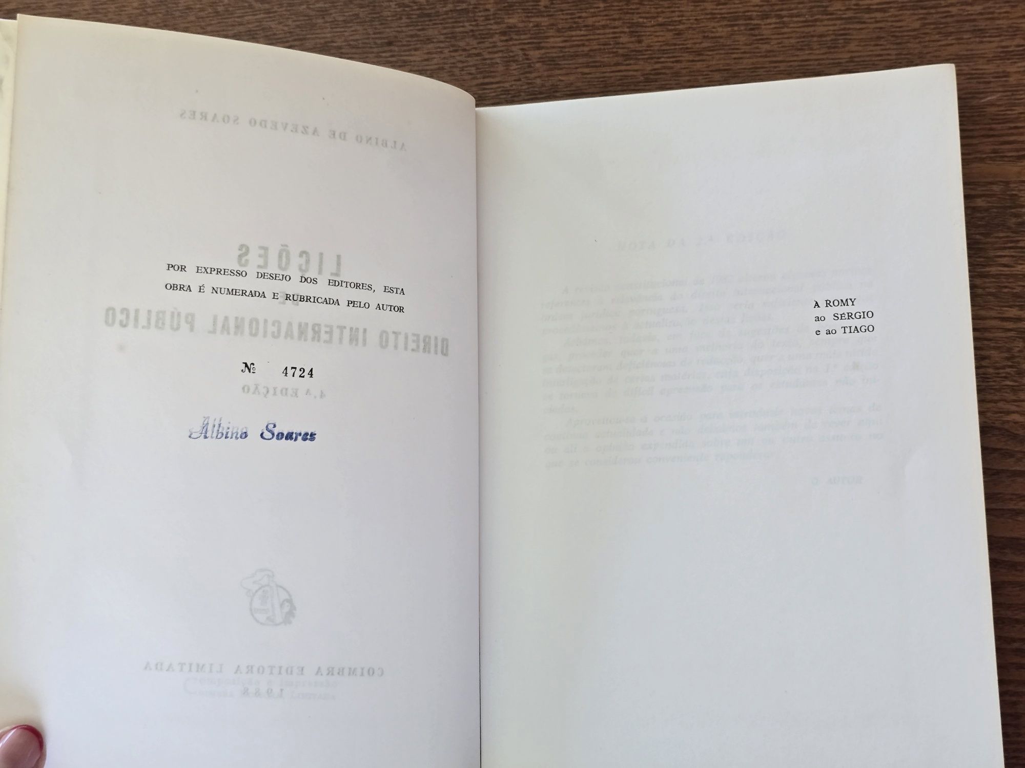 Livros jurídicos / Direito / 1 = 5€ / 10 = 40€