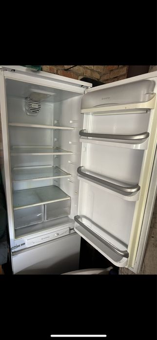 Холодильник арістон вбудований