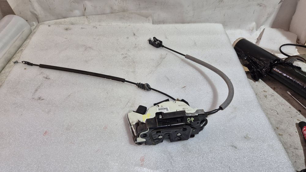 Zamek drzwi prawy przód skoda superb 2 II lift 6pin Europa