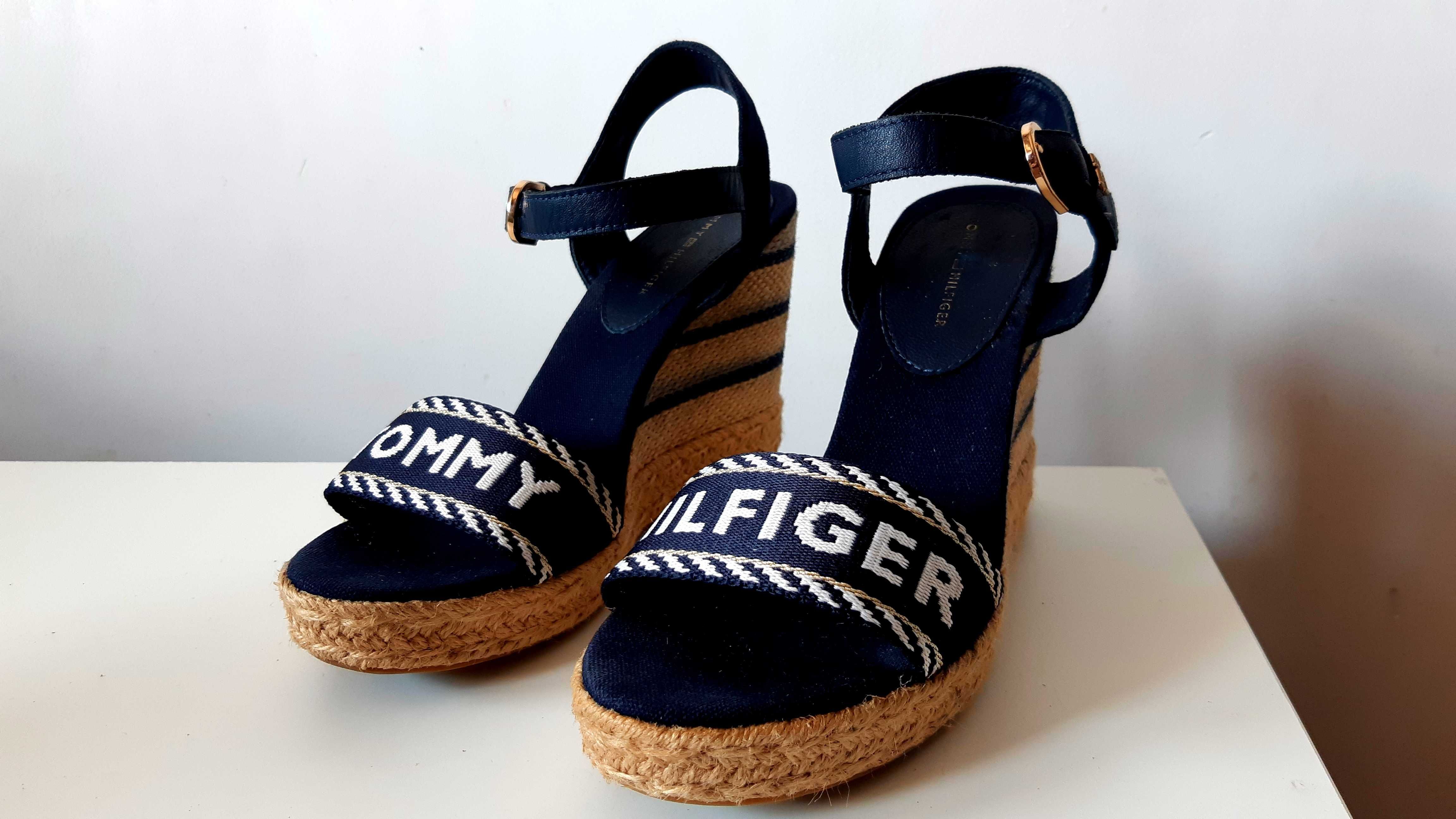 Tommy Hilfiger sandały na obcasie super warto modne