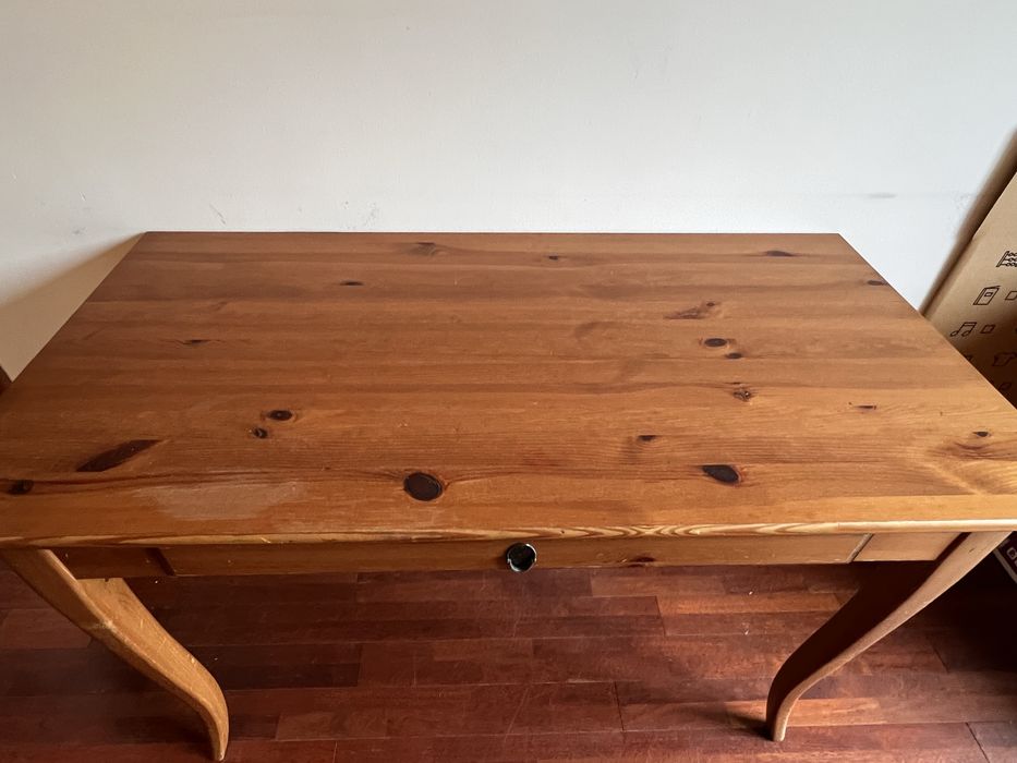 Biurko IKEA Leksvik - drewno sosnowe