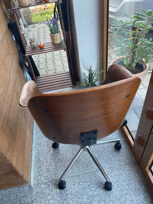 Fotel biurowy gięty z drewna ORZECH ENRIC SKÓRZANY Mebel Partner