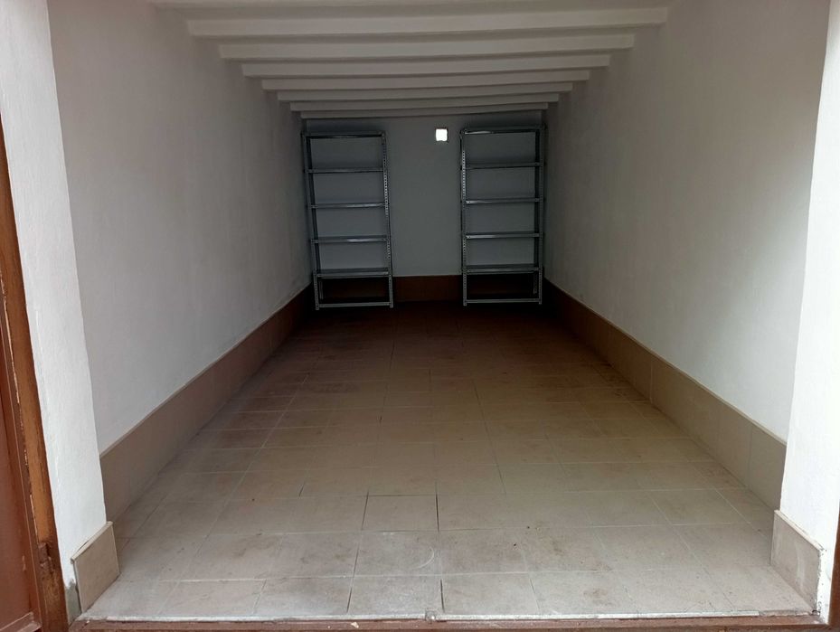 WYNAJMĘ / DO WYNAJĘCIA - Garaż murowany z prądem - KRZYKI