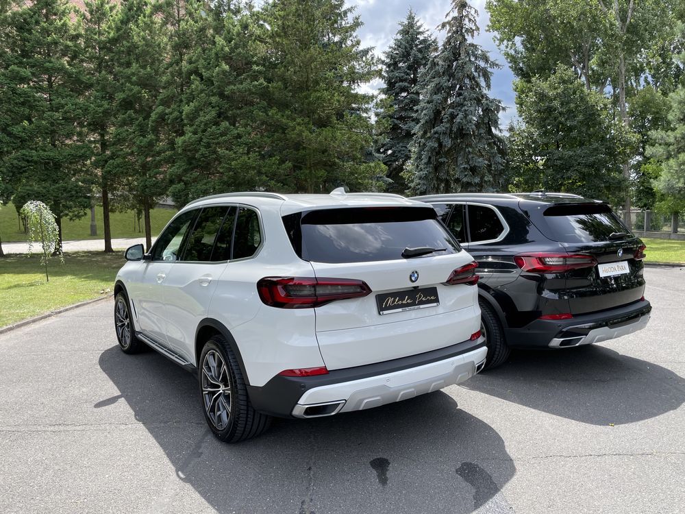 Auto do ślubu BMW X5 w kolorze BIAŁYM i CZARNYM