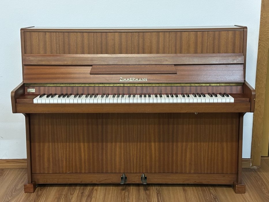 Piano Zimmerman restaurado e afinado