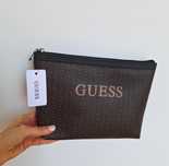 Nowa kosmetyczka guess