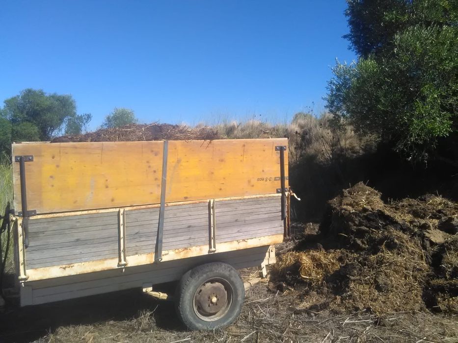 Reboque com basculante