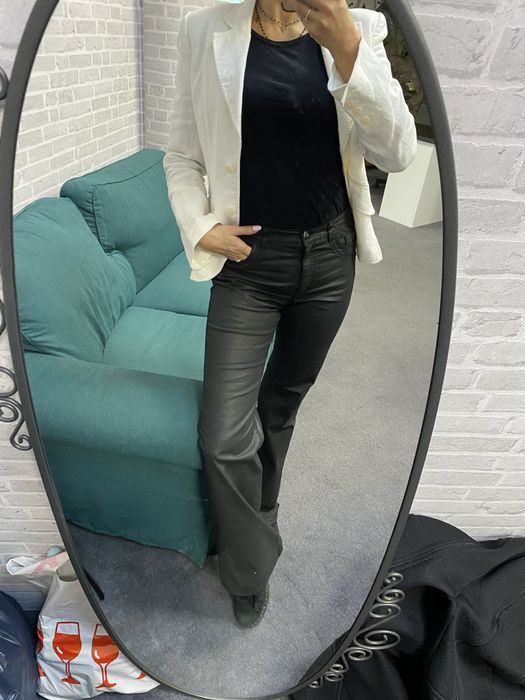 Betty Barclay dzwony slim skora skórkowe flare woskowane woskowe