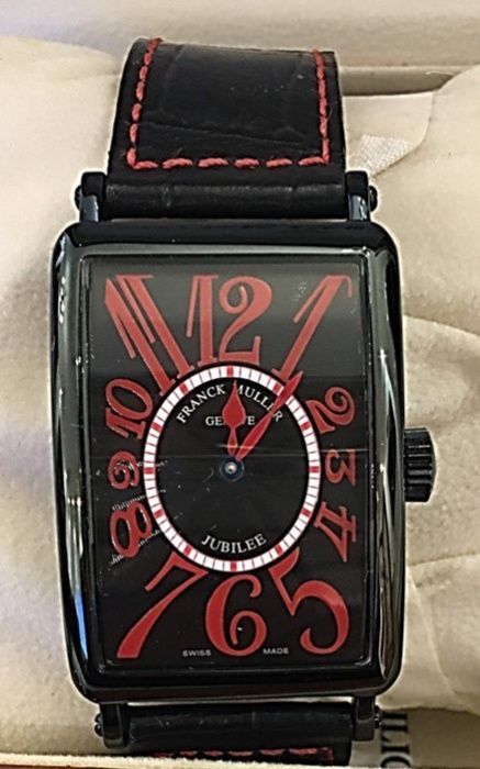 Relógio caixa preta e vermelho, automático