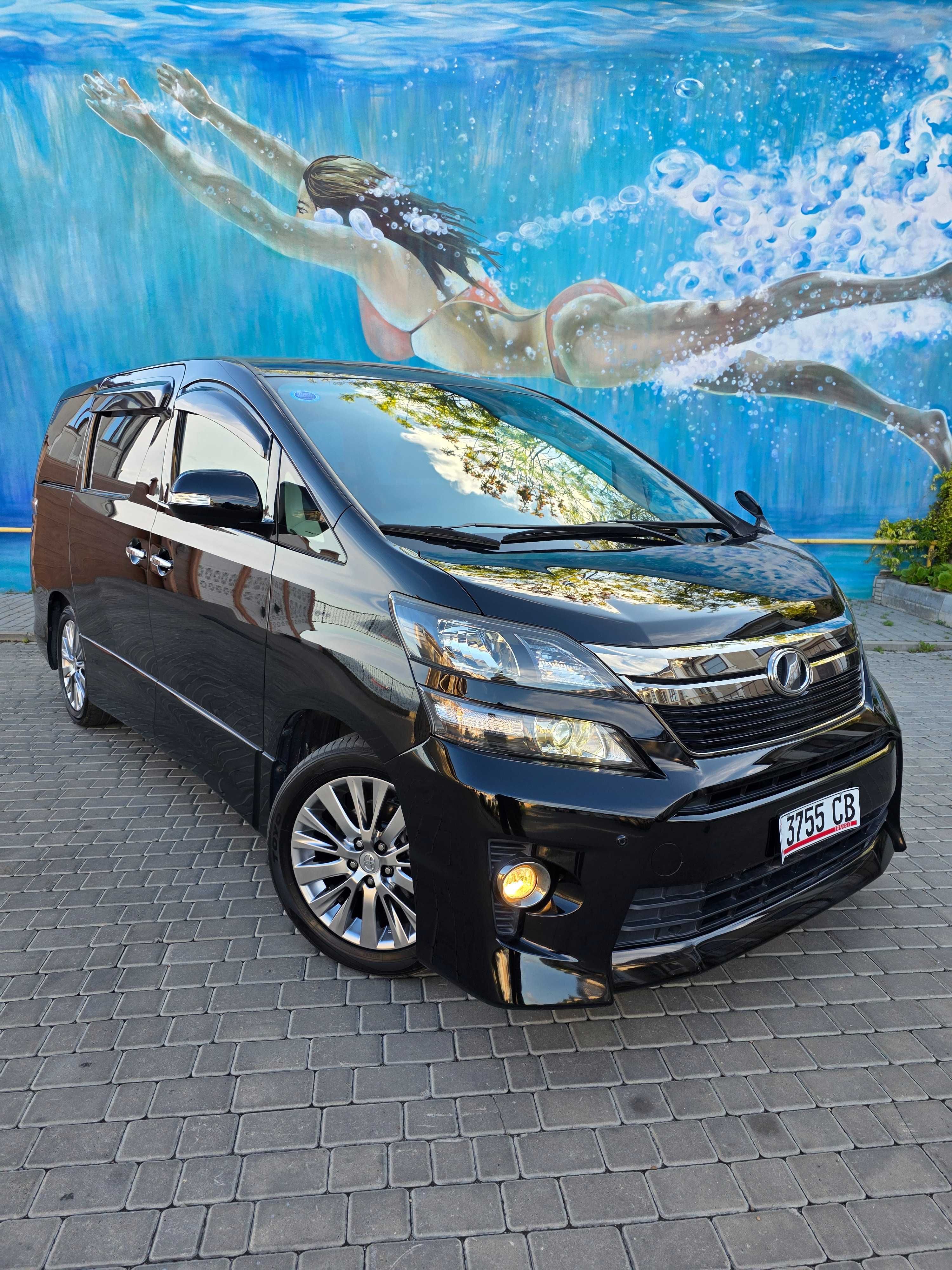Toyota vellfire Golden Eyes II 2013 2.4 CVT