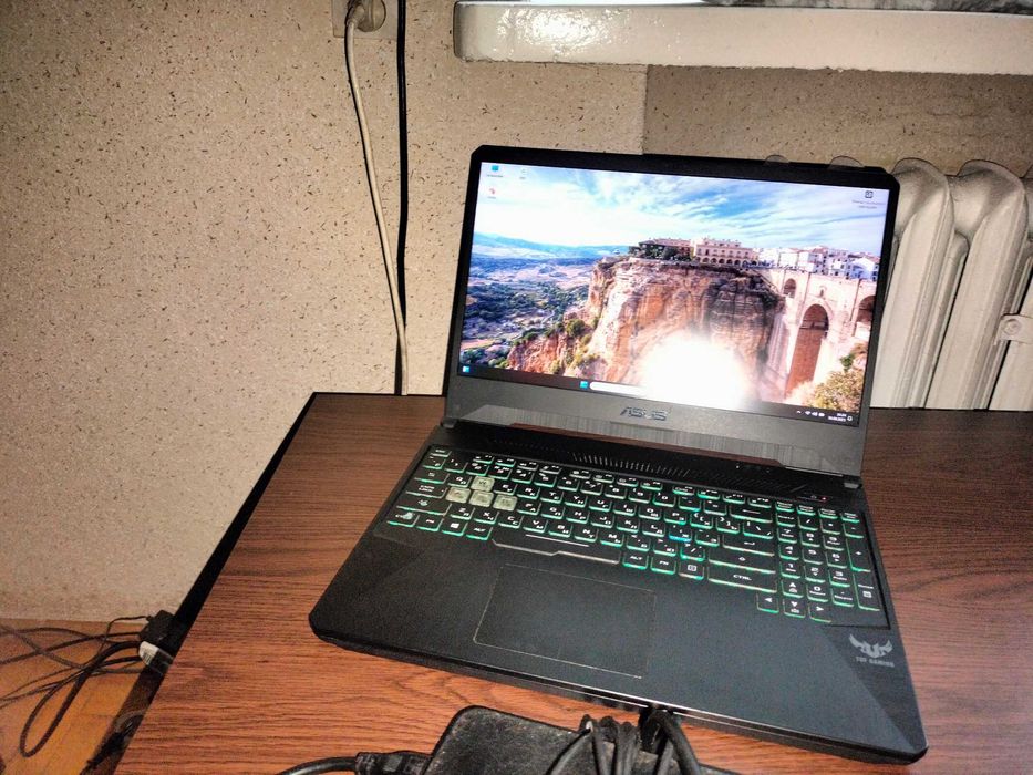 Asus TUF Gaming FX505D RGB Ryzen5 3550H,24GB RAM,256SSD+1TB,GTX1050
