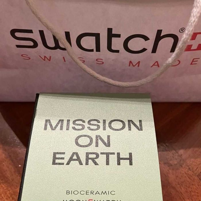 Omega x Swatch SO33G100 – Ekskluzywna Ziemia