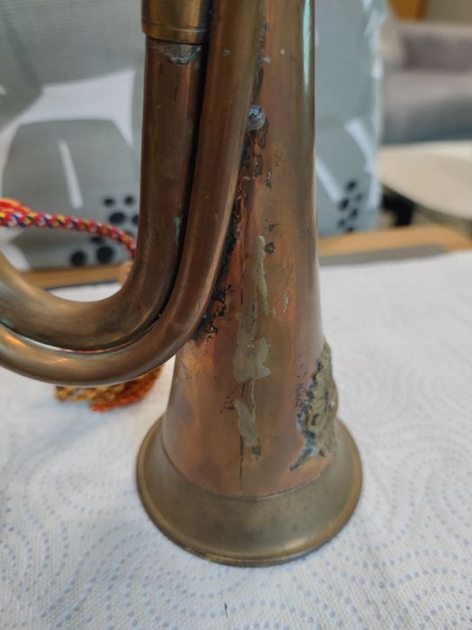 Trąbka wojskowa sygnałówka Francja