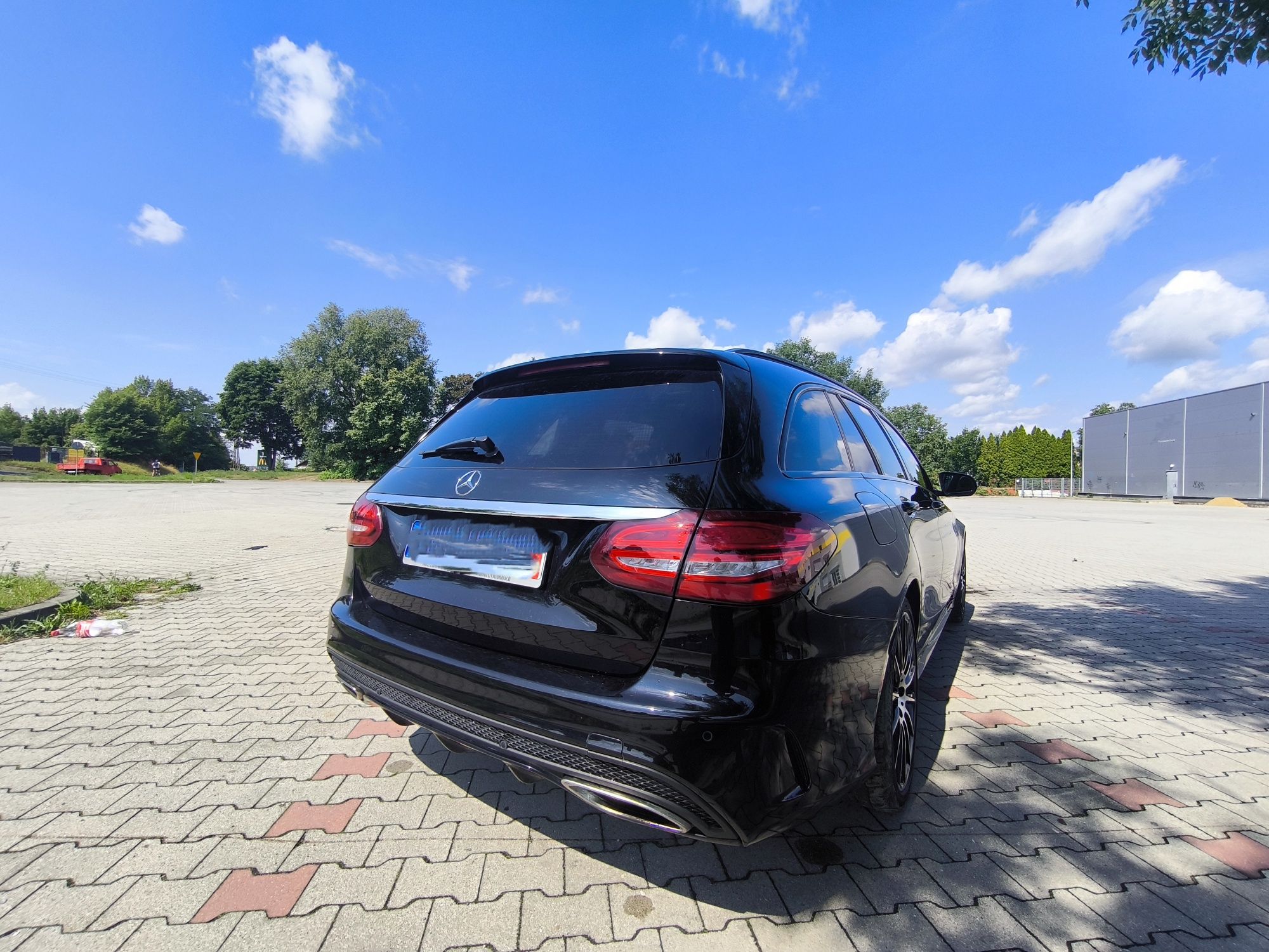 Mercedes C Klasa 180 T AMG Full LED Panorama Drewno Navi Individual