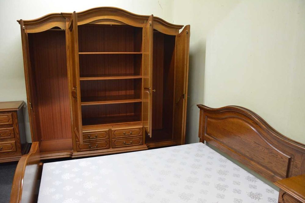 Piękna Sypialnia Dębowa / Meble / Łóżko / Szafa Szafki Nocne