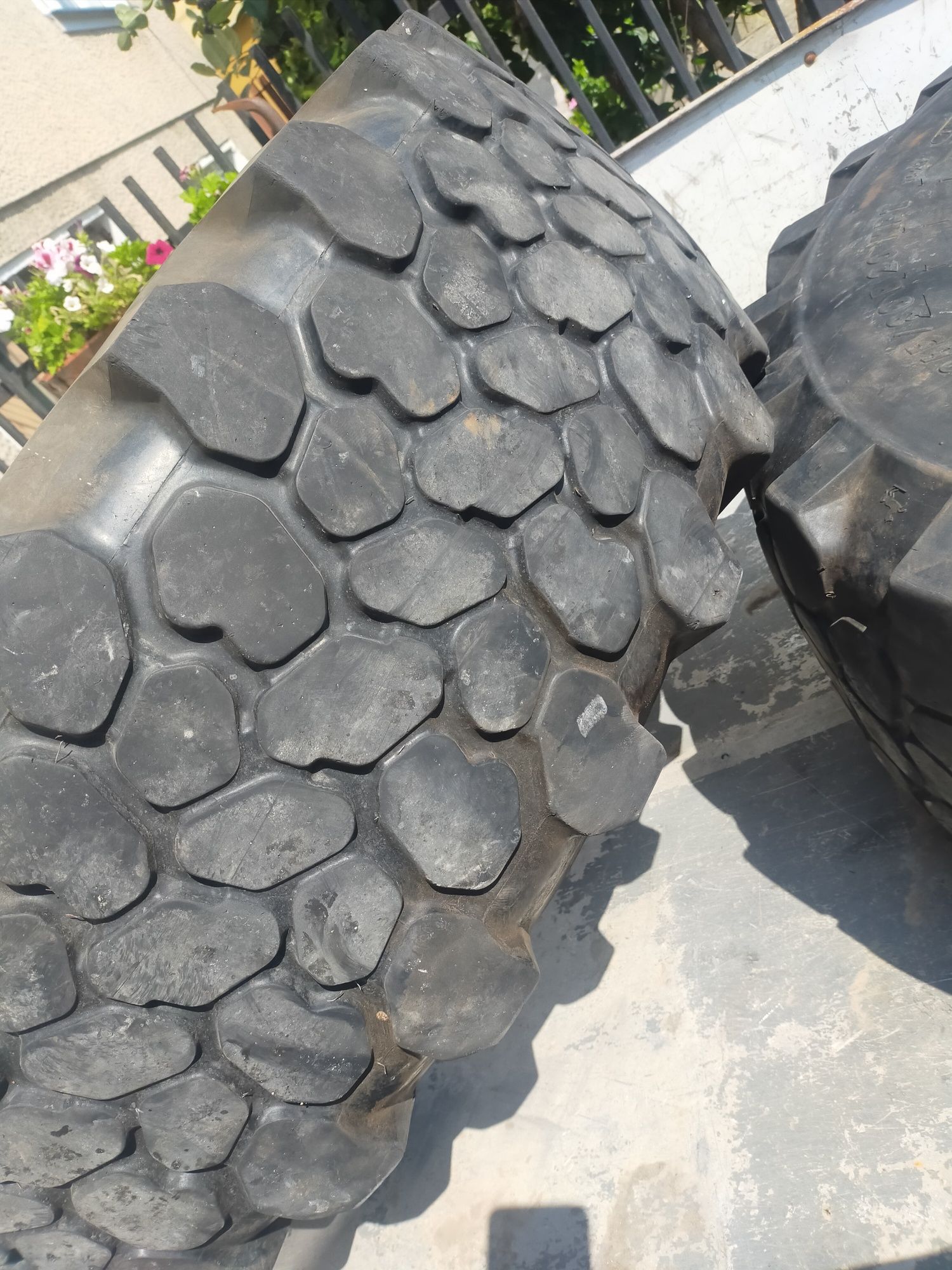 Opony 365/80R20 MPT 152K Continental