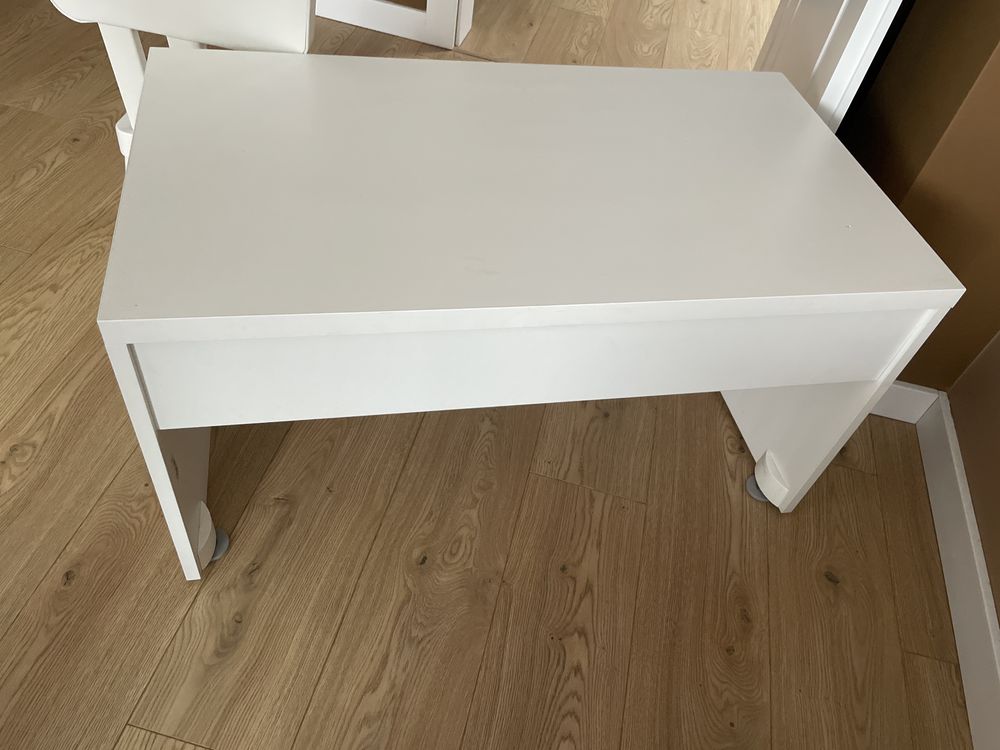 Biurko i krzesełko Ikea Stuva Smadtad białe