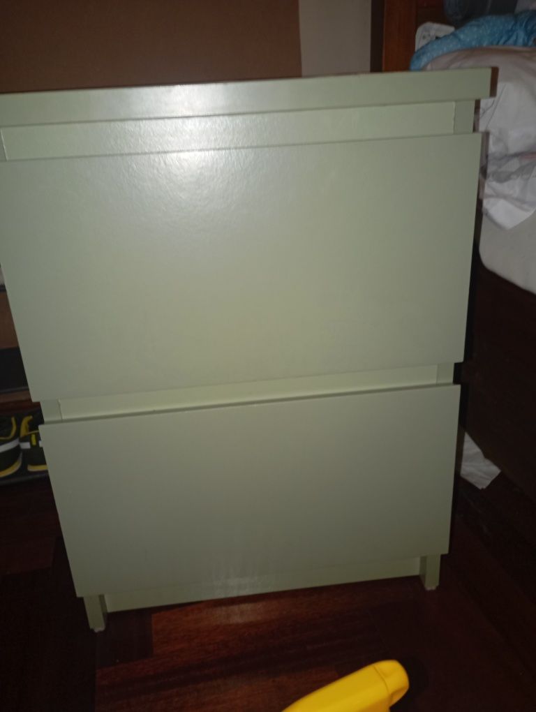 Mesa cabeceira Malm verde