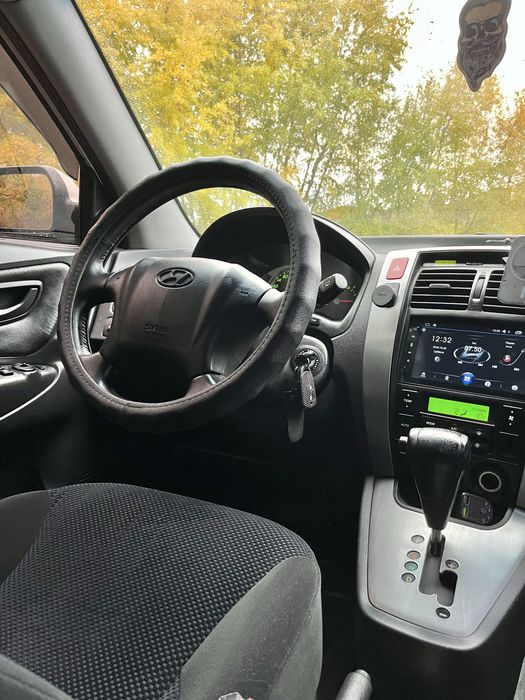 Hundai tucson 2008 рік автомат повний привіт