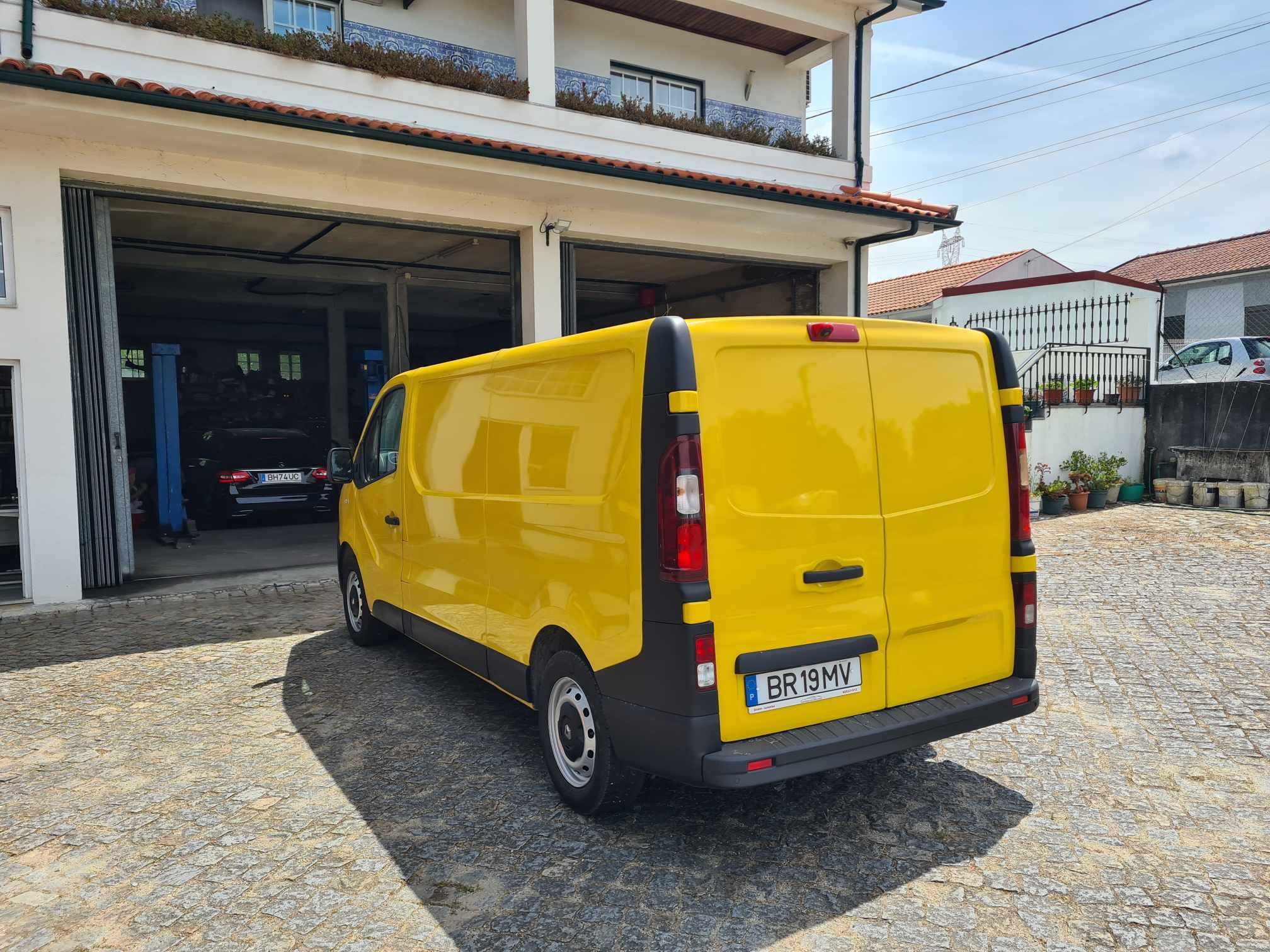 Renault Trafic 1.6Dci Longa 2018 Poucos KM