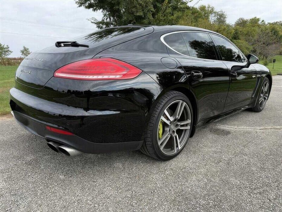 Porsche Panamera      2014